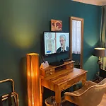 מלון Boutique & Bio Wirtshaus Schwarzer Bock 4*