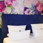 Boutique & Bio Wirtshaus Schwarzer Bock 4*